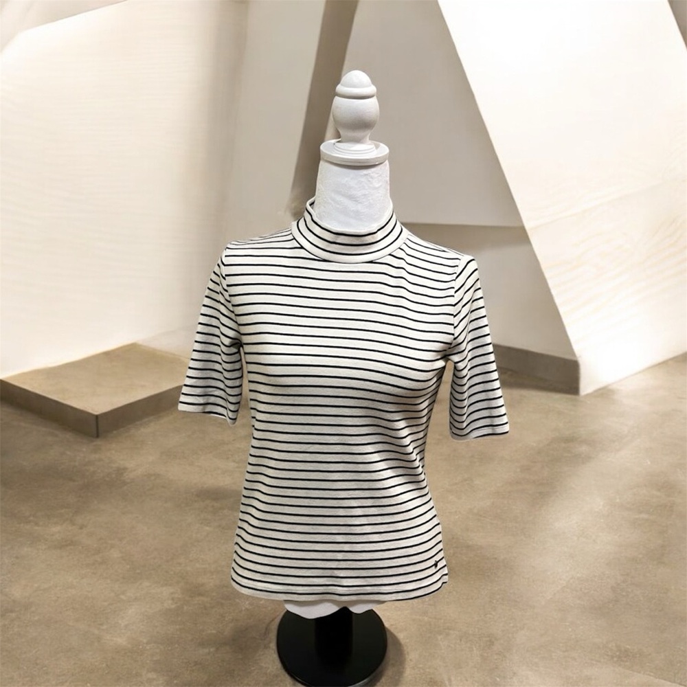 Abercrombie & Fitch Black and Cream Striped Shirt